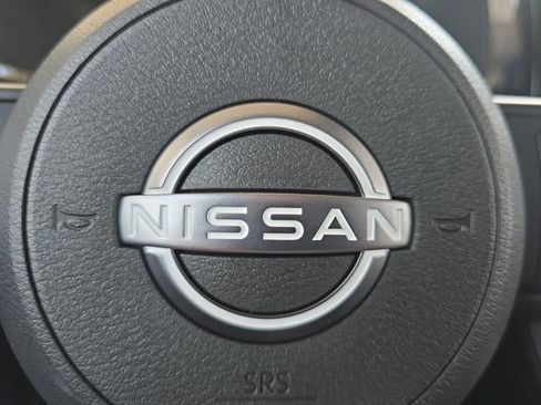 Used 2025 Nissan Pathfinder SV image 5