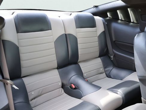 Used 2005 Ford Mustang GT RWD image 26