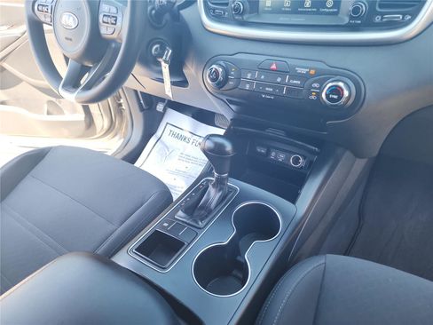 Used 2018 Kia Sorento FWD image 30