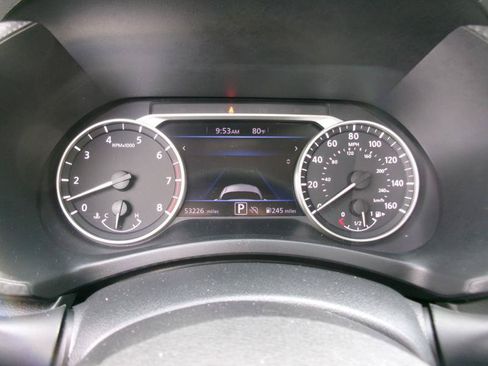 Used 2025 Nissan Sentra SV FWD image 14