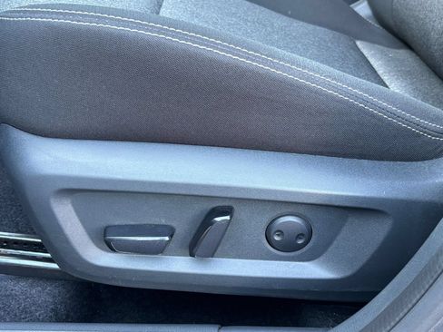 Used 2025 Nissan Rogue SV AWD/4WD image 22