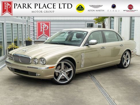 Used 2006 Jaguar XJ Vanden Plas Super V8 Portfolio RWD image 1