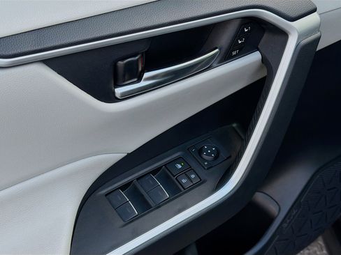 Used 2024 Toyota RAV4 XLE Premium image 23