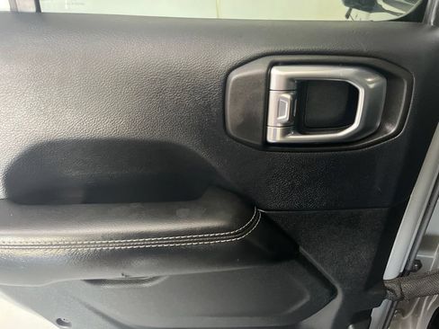 Used 2018 Jeep Wrangler Unlimited Sahara AWD/4WD image 53