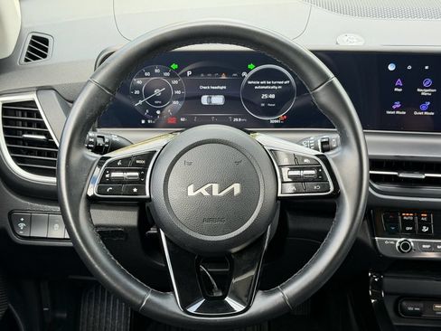 Used 2024 Kia Seltos EX FWD image 19
