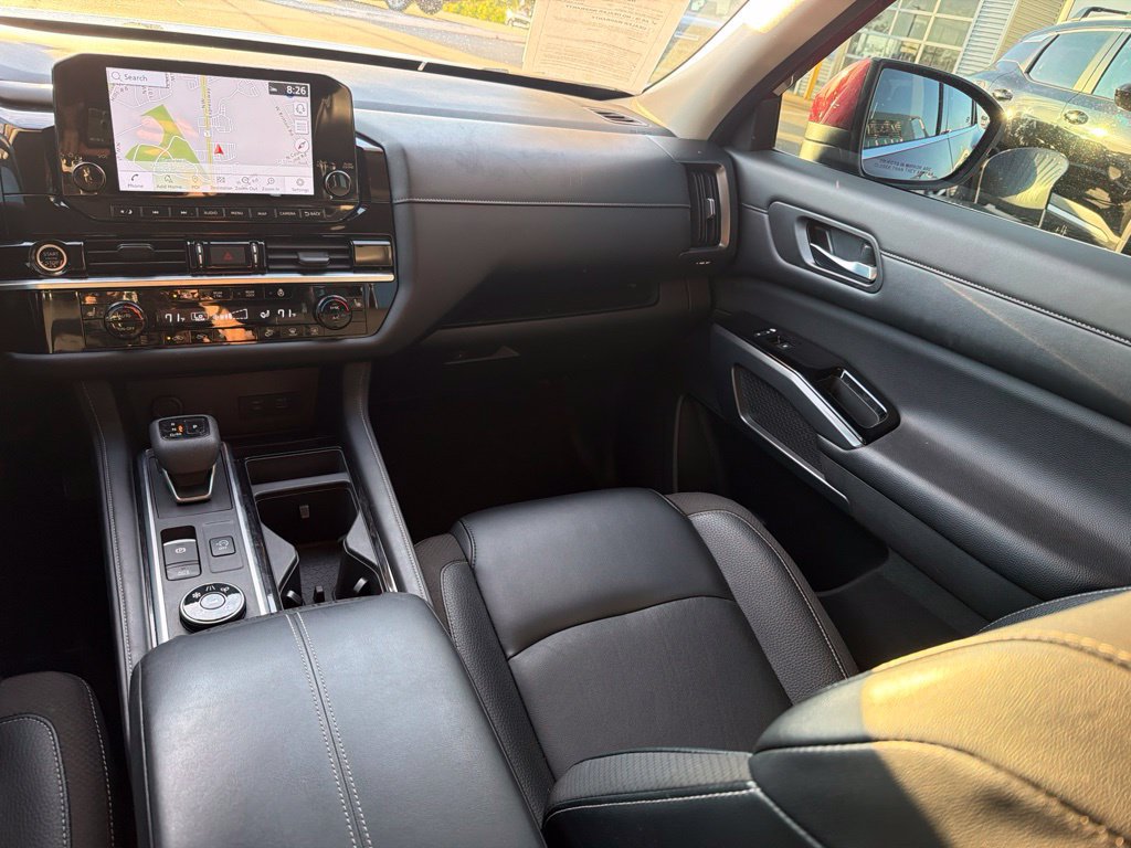 Used 2023 Nissan Pathfinder SL AWD/4WD image 21