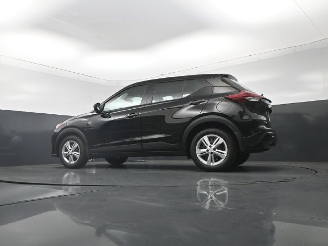 Certified 2025 Nissan Kicks Play S FWD image 33