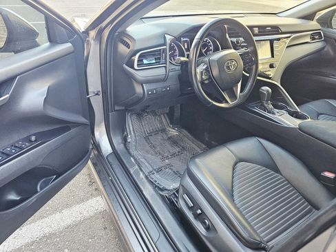 Used 2018 Toyota Camry SE image 9