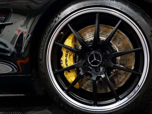 Used 2018 Mercedes-Benz AMG GT R image 16