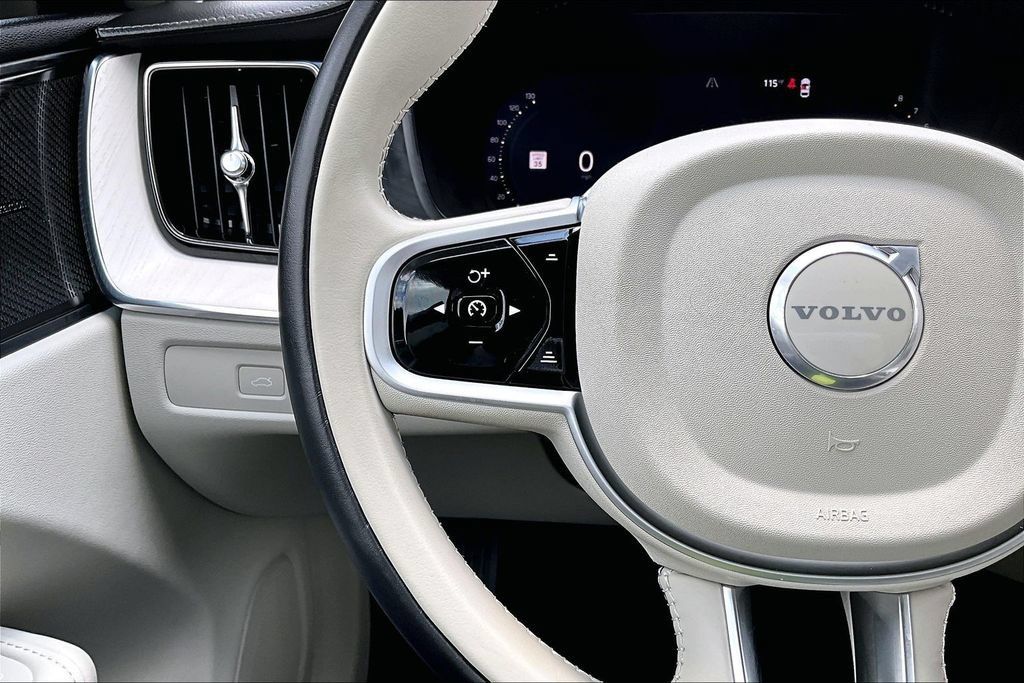 Certified 2026 Volvo XC60 B5 Ultra AWD/4WD image 26