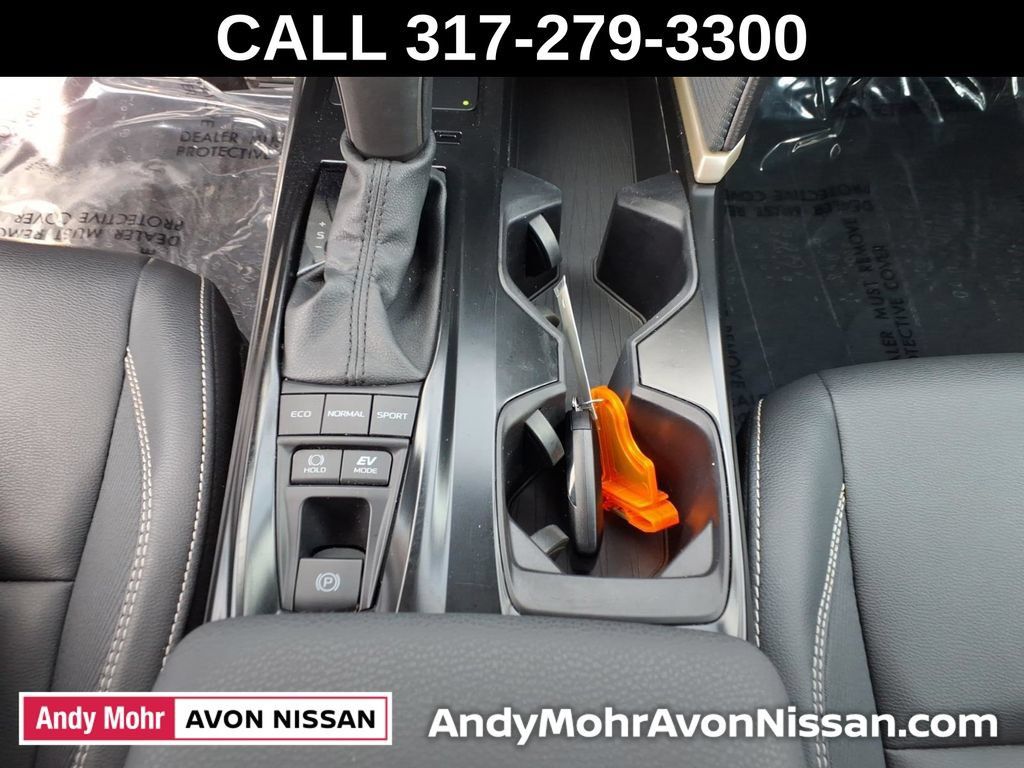 Used 2025 Toyota Camry SE FWD image 33