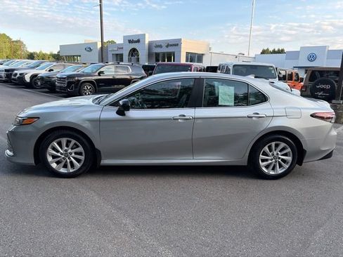 Used 2022 Toyota Camry LE AWD/4WD image 3