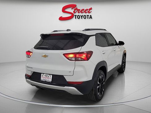 Used 2023 Chevrolet TrailBlazer LT w/ Convenience Package FWD image 4