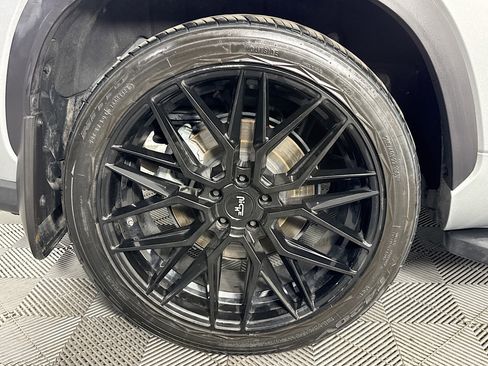 Used 2022 Toyota Highlander Platinum image 32