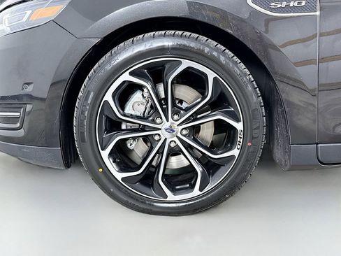Used 2013 Ford Taurus SHO image 38