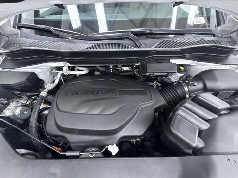 Used 2021 Honda Pilot Black Edition image 11