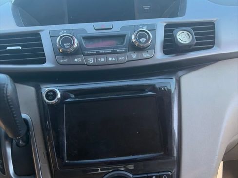 Used 2014 Honda Odyssey Touring Elite image 14
