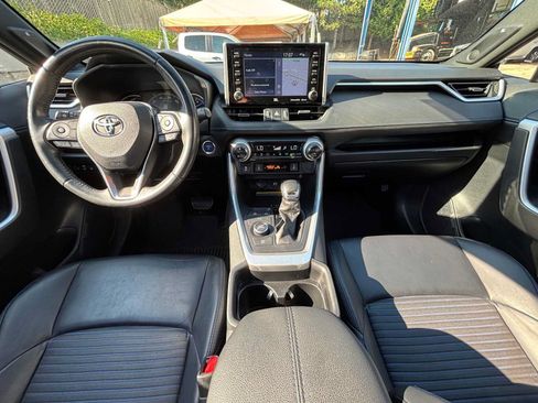 Used 2019 Toyota RAV4 XSE AWD/4WD image 18