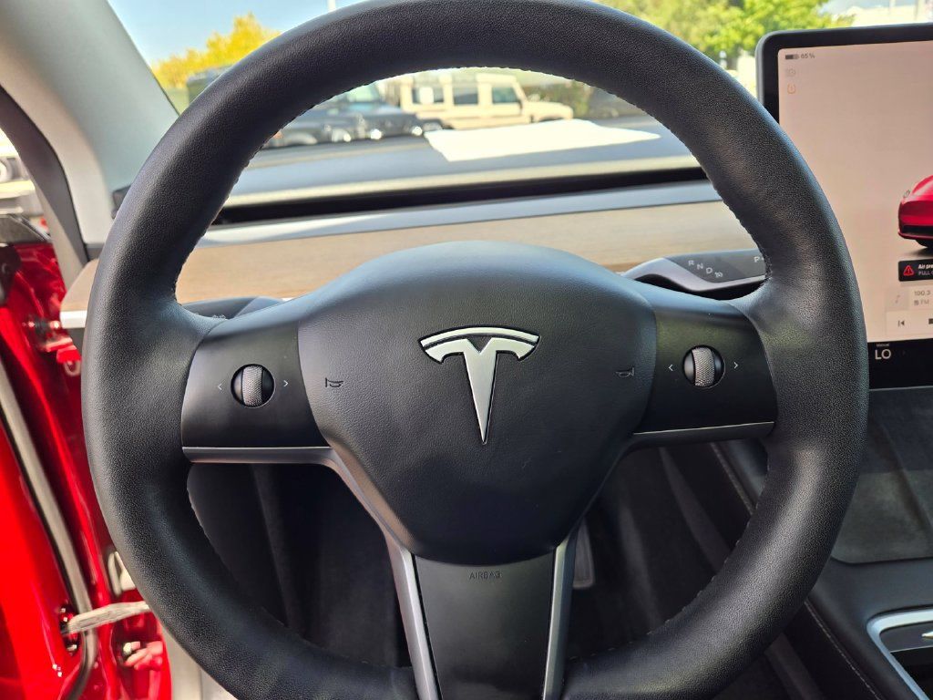 Used 2024 Tesla Model Y Long Range AWD/4WD image 25