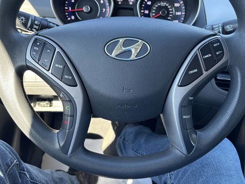 Used 2013 Hyundai Elantra GLS w/ Preferred Pkg image 17