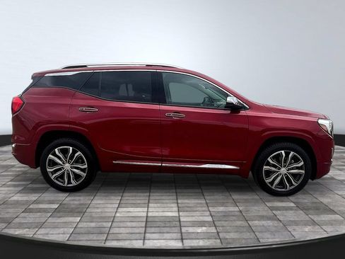 Used 2019 GMC Terrain Denali w/ Advanced Safety Package AWD/4WD image 8