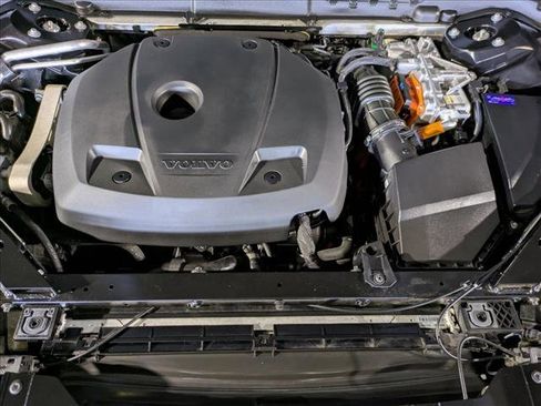 Used 2021 Volvo XC60 T8 R-Design w/ Advanced Package image 25