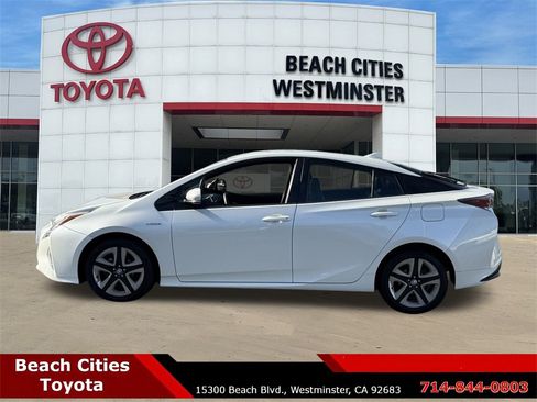 Used 2016 Toyota Prius Four Touring image 7