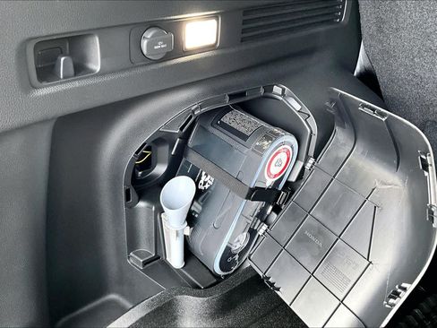 Used 2024 Honda CR-V Sport Touring image 32