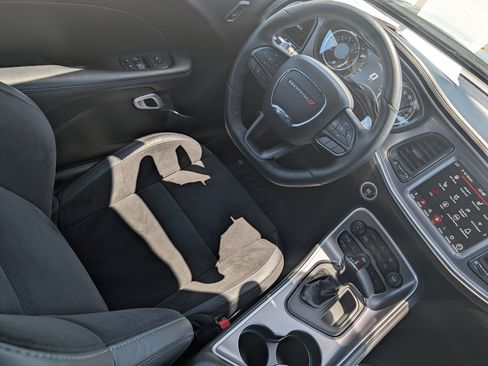 Used 2022 Dodge Challenger R/T Scat Pack RWD image 9