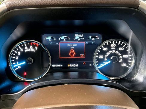Used 2019 Ford F150 Lariat w/ Equipment Group 501A Mid image 16