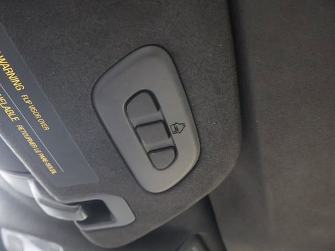 Used 2023 Chevrolet Corvette Stingray Premium Conv w/ Z51 Performance Package image 33