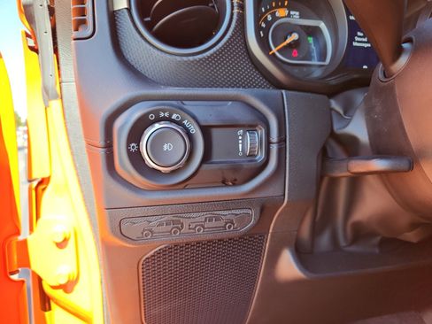 New 2025 Jeep Wrangler Unlimited Rubicon 392 image 31