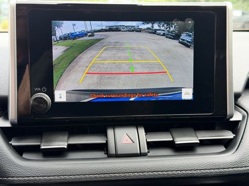 Used 2025 Toyota RAV4 XLE FWD image 17