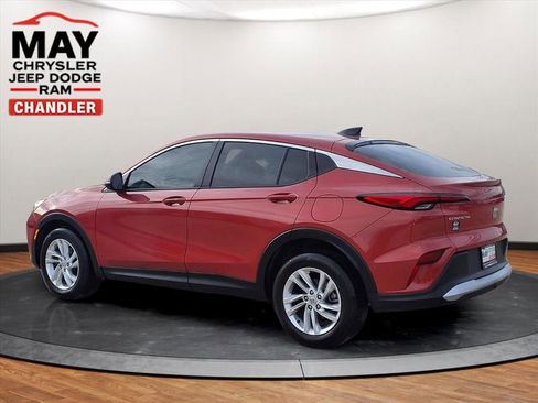 Used 2024 Buick Envista Preferred w/ Convenience I Package image 3