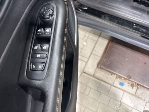 Used 2020 Jeep Compass Latitude w/ Cold Weather Group image 11