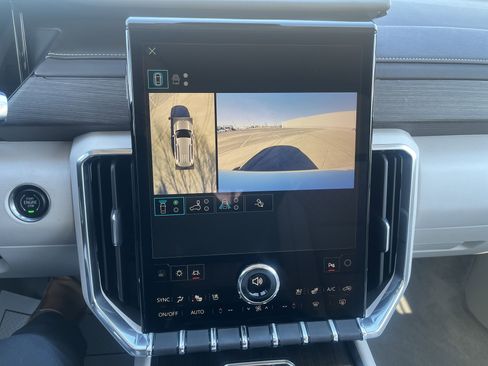 Used 2025 GMC Acadia Denali image 32