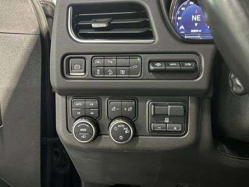 Used 2022 Chevrolet Tahoe High Country AWD/4WD image 25