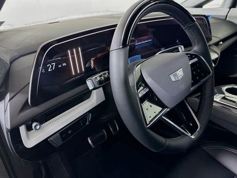 New 2026 Cadillac Optiq Luxury 1 image 6