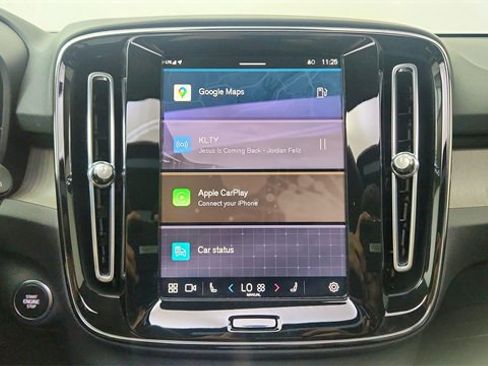 Used 2024 Volvo XC40 B5 Plus image 51