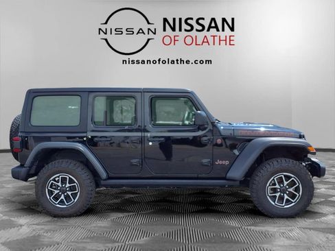 Used 2025 Jeep Wrangler Unlimited Rubicon AWD/4WD image 31