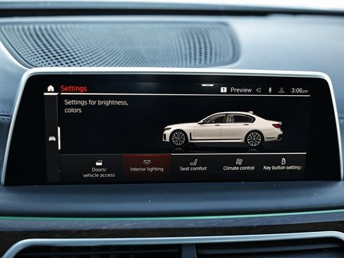 Used 2022 BMW 750i xDrive w/ Luxury Rear Seating Package image 40