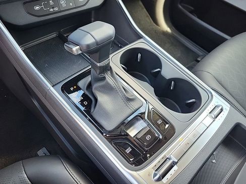 New 2025 Kia Carnival SX image 11