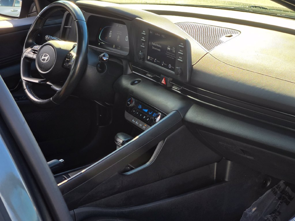 Certified 2025 Hyundai Elantra Sport FWD image 11