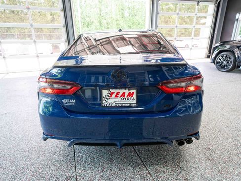 Used 2024 Toyota Camry SE FWD image 3