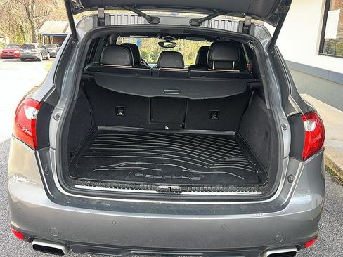 Used 2014 Porsche Cayenne Platinum Edition image 10