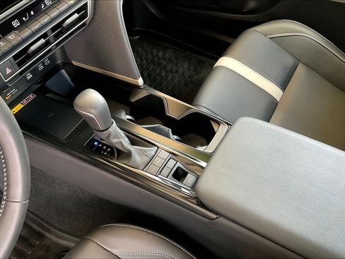 Certified 2025 Toyota Camry SE w/ Multimedia Upgrade Package FWD image 18