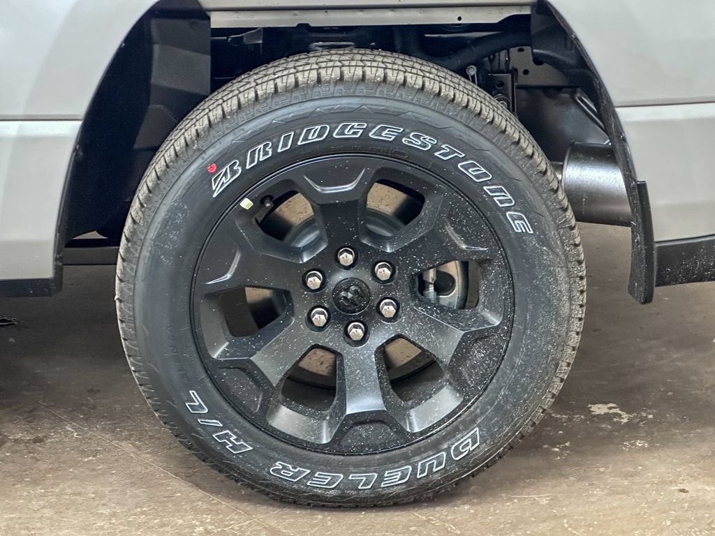 New 2026 RAM 1500 Express AWD/4WD image 41