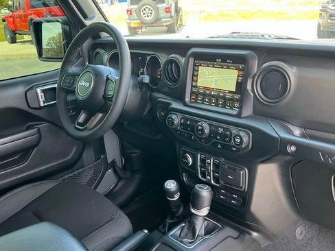 Used 2023 Jeep Wrangler Unlimited w/ Cold Weather Group AWD/4WD image 20