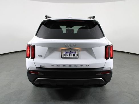 Used 2022 Kia Sorento S w/ Panoramic Sunroof Package AWD/4WD image 9