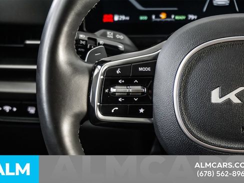 Used 2025 Kia Carnival SX Prestige FWD image 30